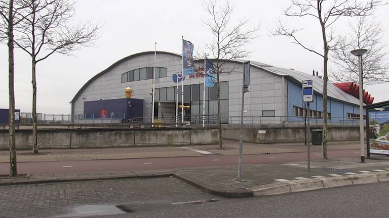 Zwembad Bergen op Zoom dicht vanwege roest