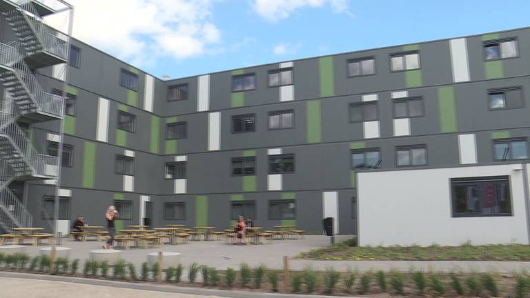 Campus voor Oost-Europese arbeidsmigranten geopend in Waalwijk