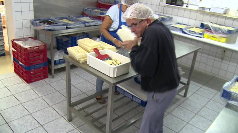 De Kerstman rolt al van de band bij de Brabantse chocoladefabrikant Petit Ami