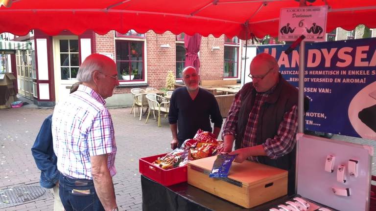 Goedgebekte marktkooplui strijden in Oss voor NK standwerken