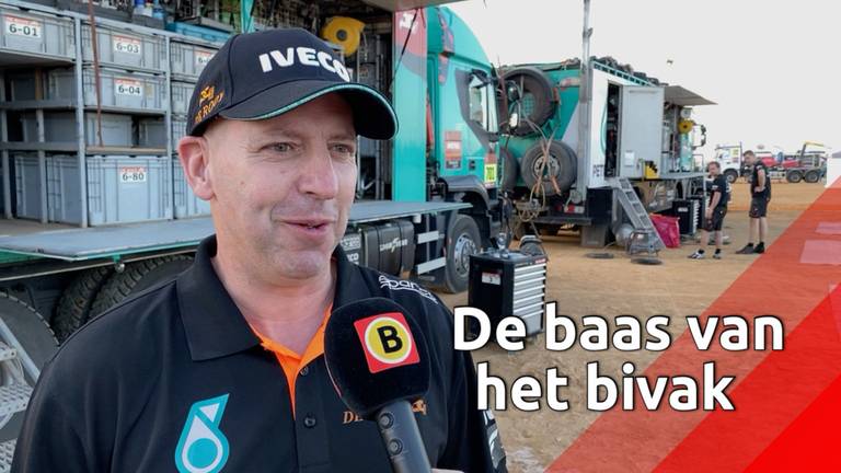 'Baas Bivak' Corne regelt alles in het Dakar-bivak van Team de Rooy