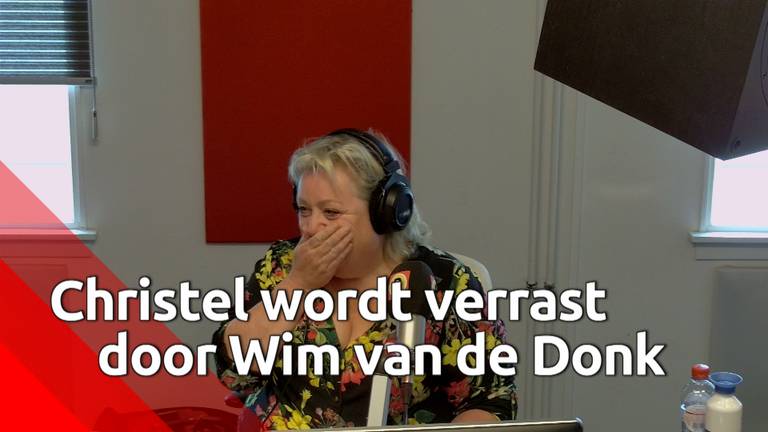 Christel de Laat verrast met commissarispenning door commissaris van de Koning