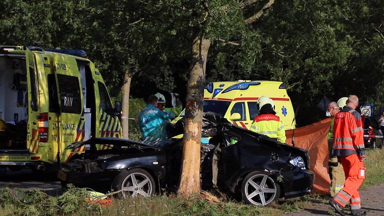 Automobiliste (21) overleden na ongeluk op Venrayseweg in Overloon
