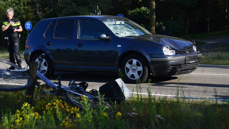 Fietser zwaargewond na aanrijding op N270