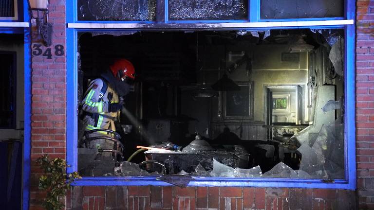 Café ‘Onder Ons’ in Eindhoven door brand verwoest, politie vermoedt brandstichting  