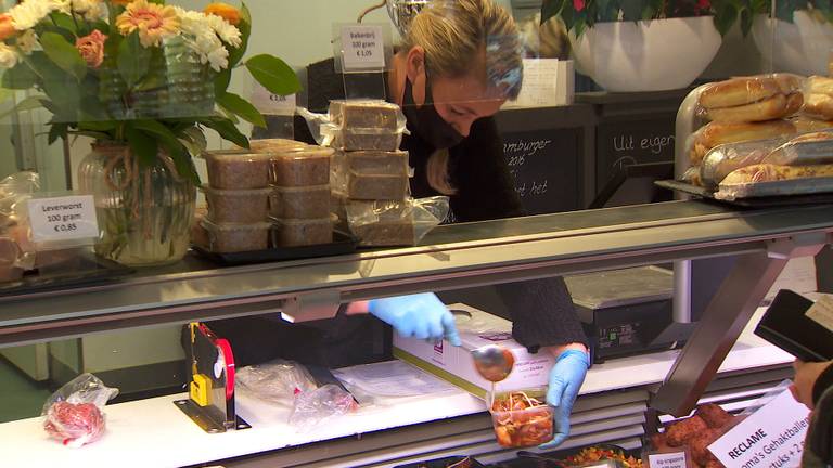 Slagerij weer open na explosie: 'Dag en nacht doorgewerkt om de feestdagen niet te missen'