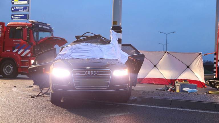 Man (72) uit Veen komt om het leven bij botsing in Zaltbommel