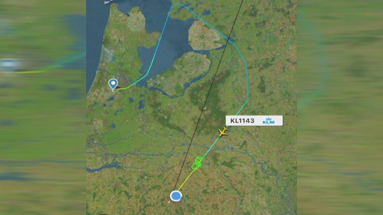 KLM-toestel krijgt problemen op weg naar Oslo en komt uit in Eindhoven