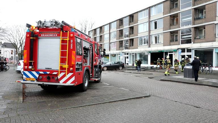 Brand bij New York Pizza in Bergen op Zoom, appartementen ontruimd 