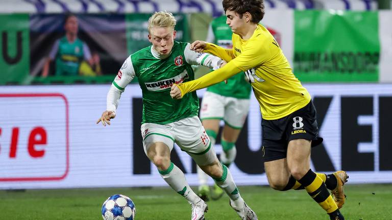 Maurice Steijn blij met overwinning van NAC op FC Dordrecht.
