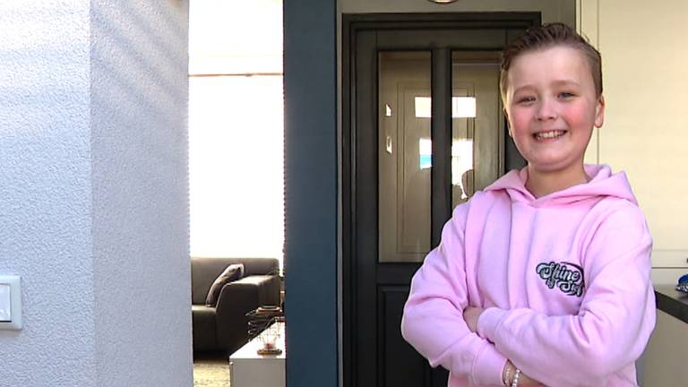 Stef (9) showt zijn eigen kledinglijn