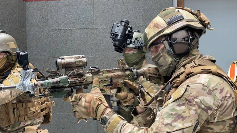 Militairen nemen schiethuis in gebruik: 'Echter dan dit wordt het niet' 