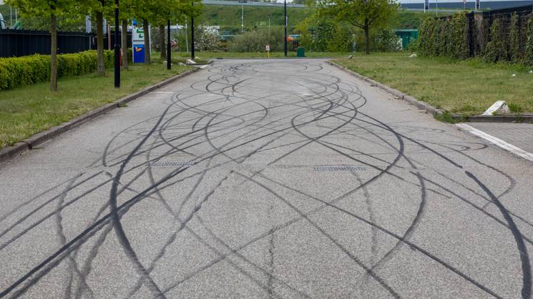 Beelden illegale straatrace duiken op na ongeluk in Oud Gastel