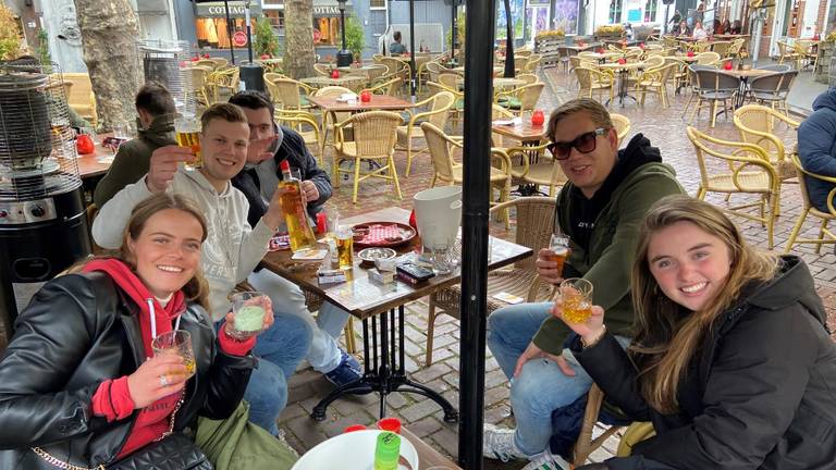 WK terras zitten bij café in Breda: 'Dit is een ware uitdaging'