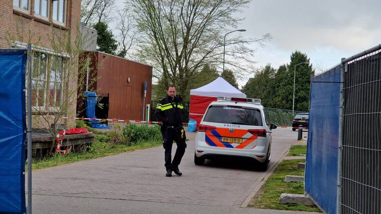 De plek waar Mo (23) werd doodgeschoten (foto: Noël van Hooft).