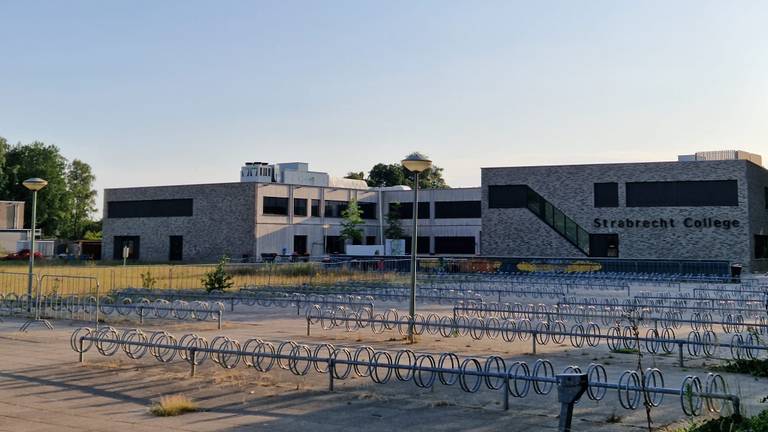 Het Strabrecht College in Geldrop (foto: Manolito Adang).