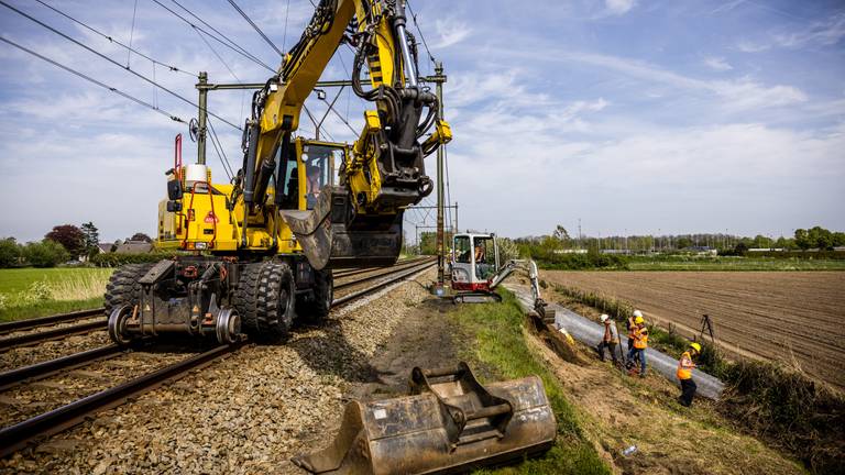 Spoor bij Geffen was aan het verzakken door gravende dassen (foto: ANP/ Rob Engelaar)