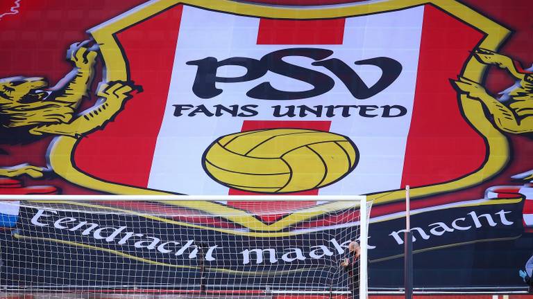 Spandoek van PSV Fans United (Foto: OrangePictures)