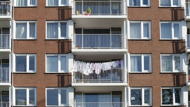 Een flat in Tilburg (foto: ANP 2012/Michiel Wijnbergh).