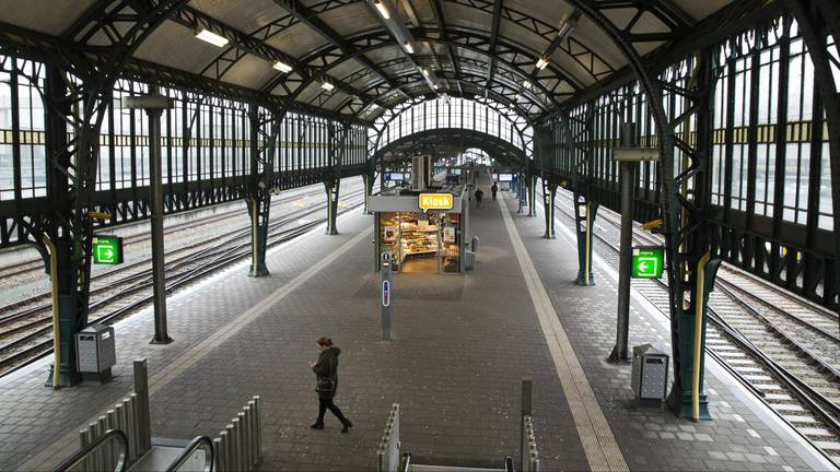 Een bijna leeg station 's-Hertogenbosch (foto: ANP/Tom Toemen).