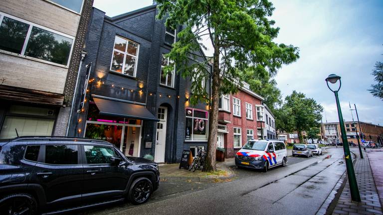 Restaurant en broodjeszaak in kwartier tijd overvallen door dezelfde man