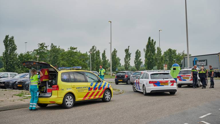 Verschillende hulpdiensten kwamen op de melding af (foto: Tom van der Put/SQ Vision)