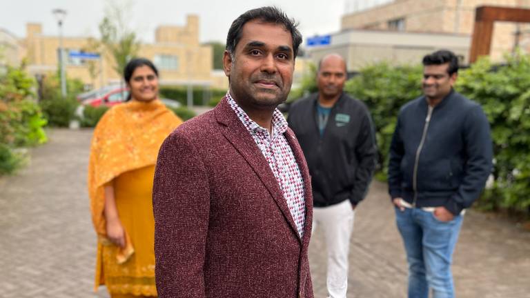 Vivek woont in Eindhoven met twaalf vrienden uit India (foto: Rogier van Son). 