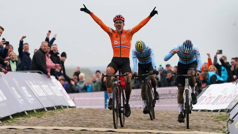 Veldrijder Kamp opnieuw Europees kampioen bij beloften