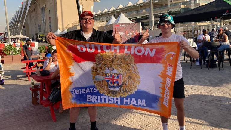 Bas (links) met een Engelse Hamilton-fan (foto: Bas van Bodegraven).