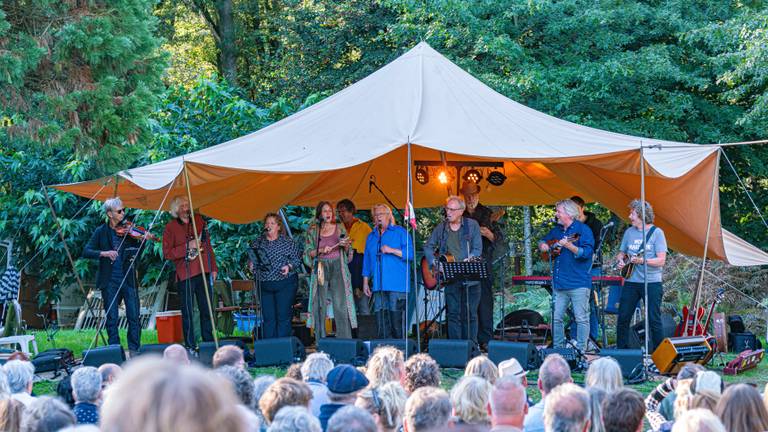 De Veulpoepers, vaker het podium op (foto: Paul Janssen).