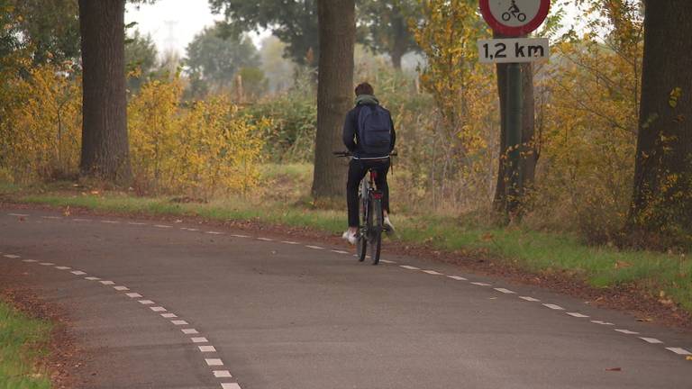 Niet alle Brabantse fietspaden zijn goed verlicht. (Foto: Omroep Brabant)