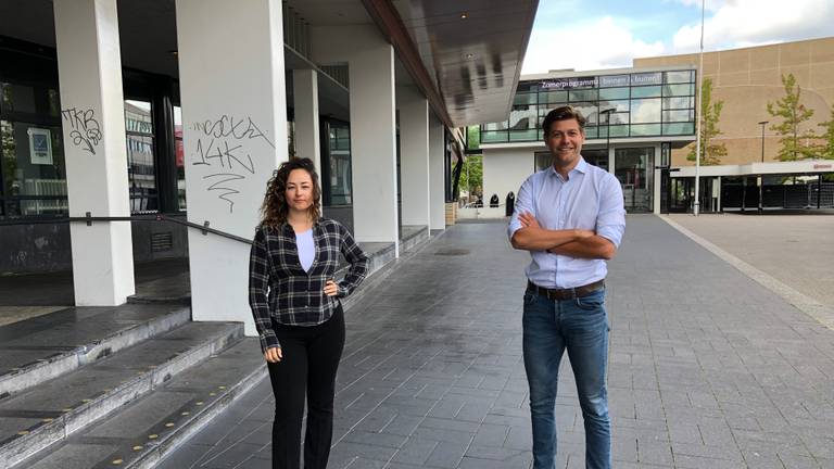 Lieke Gaminde en Niels van Stappershoef strijden tegen straatintimidatie. (Foto: Tom van den Oetelaar)