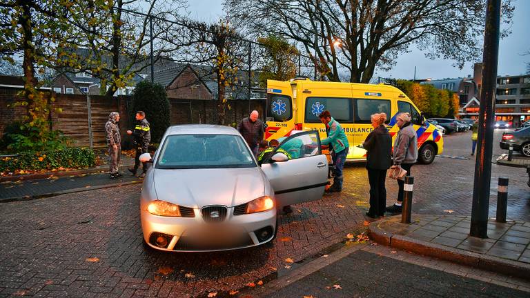 Oude vrouw aangereden (foto: Rico Vogels/SQ Vision).