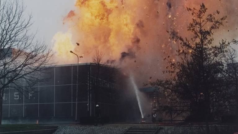 Pas na 4 dagen blussen was de enorme brand bij spiritusfabriek Nedalco uit