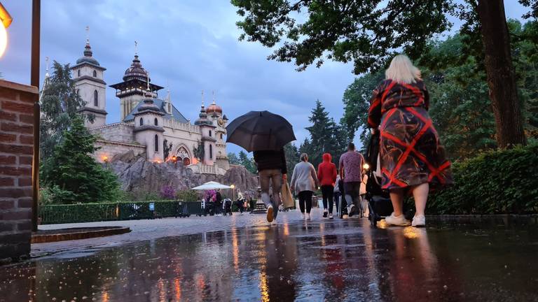 In de Efteling werd gewaarschuwd voor 'extreem weer' (foto: Noel van Hooft).