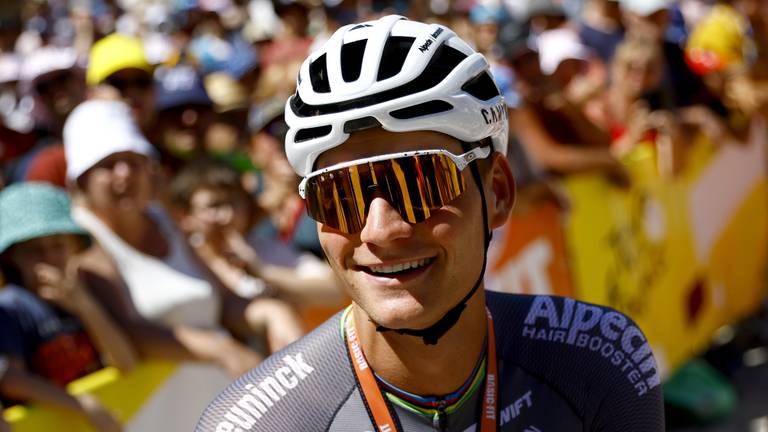 Mathieu van der Poel aan de start van de 12e etappe in de afgelopen Tour de France (foto: EPA / Martin Divisek, via ANP).