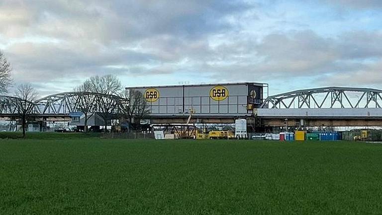 De brug bij Grave (foto: DSB).