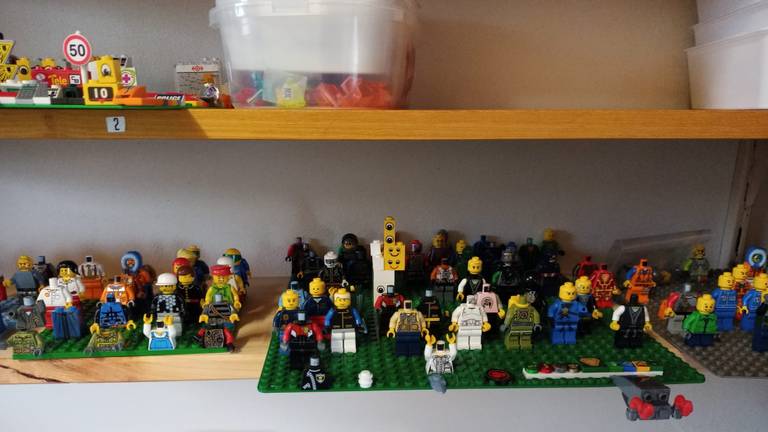 Paine Gillic Stevig toediening Marthie (75) handelt al jarenlang in Lego: 'Ik wil gewoon bezig blijven' -  Omroep Brabant