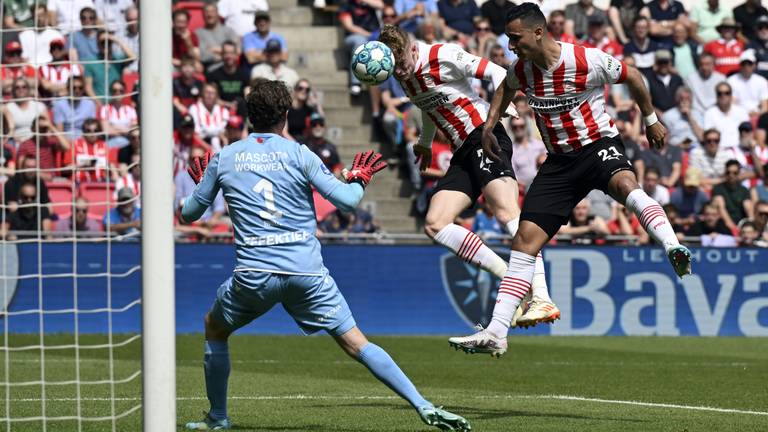 PSV Nog Niet Zeker Van Plek Twee Na Misstap Tegen Heerenveen - Omroep ...