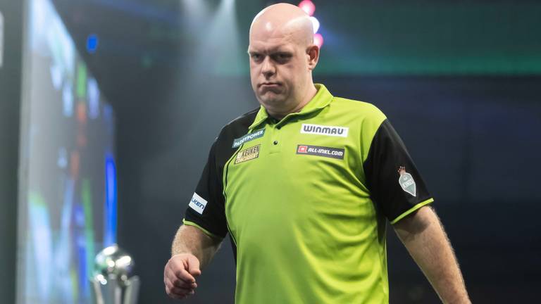 Michael van Gerwen tijdens de WK-finale (foto: Taylor Lanning, PDC).