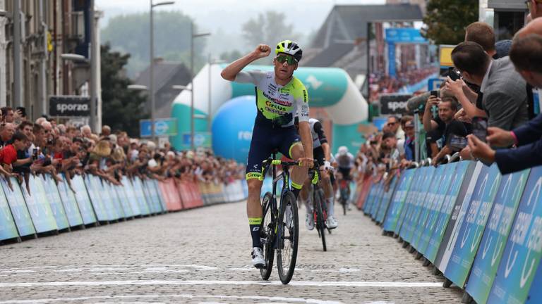 Mike Teunissen na zijn etappewinst in de Renewi Tour. (Foto: Kurt Desplenter / Belga / AFP
