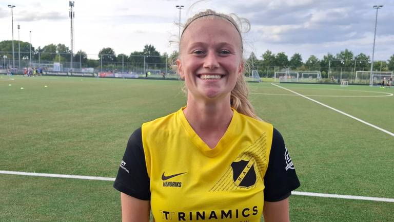 Kim Hendriks, speelster van NAC Vrouwen (foto: Leon Voskamp).