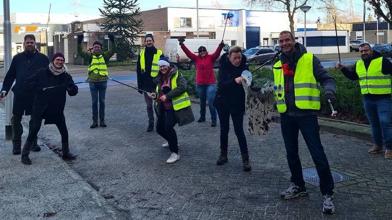 Gina Makken (rode jas) met de Troep Troopers Tongelre (archieffoto).