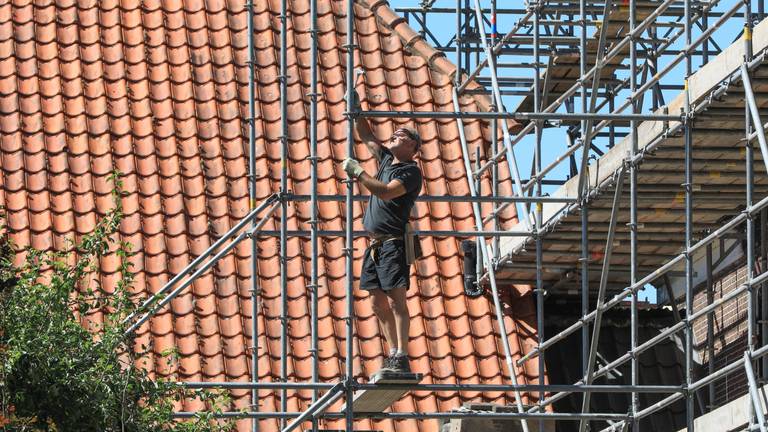 Nederland moet 100.000 huizen per jaar bouwen. Er wordt getwijfeld of gemeenten dat gaan halen. Foto: Ab Donker