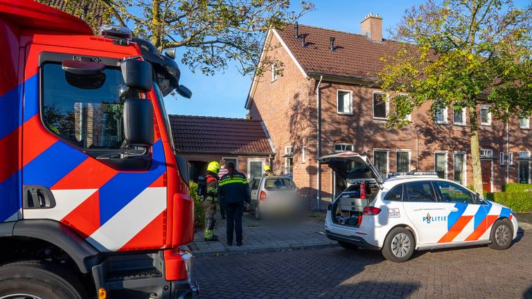 Politie en brandweer kwamen op de melding af (foto: Iwan van Dun/SQ Vision Mediaprodukties).