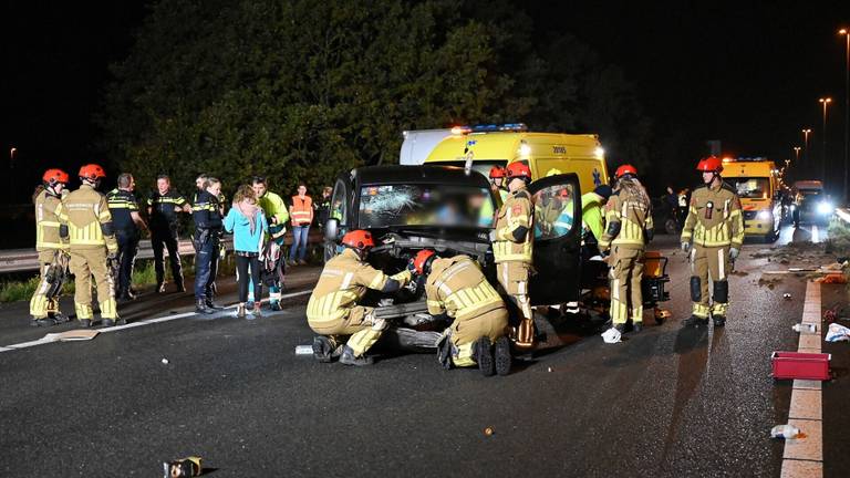 Er kwamen heel veel hulpverleners naar de plek van het ongeluk (foto: Toby de Kort/SQ Vision).