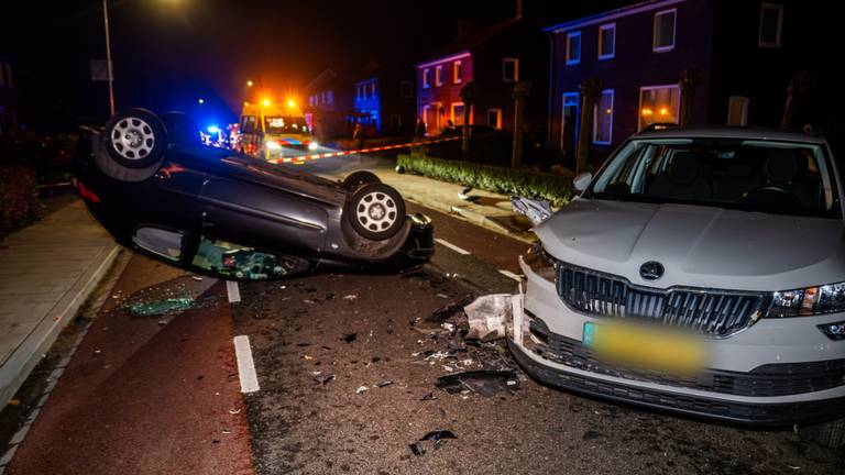 Auto over de kop in Eersel