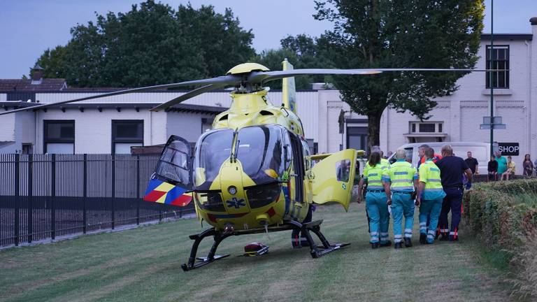 14-jarige zwaargewond bij brand: 3 jongens zitten nog vast