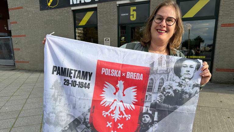 Wendy Dujardin met de Pools-Bredase vlag.
