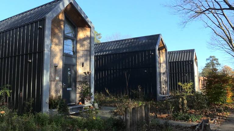 De drie tiny houses bij zorginstelling Cello in Rosmalen.